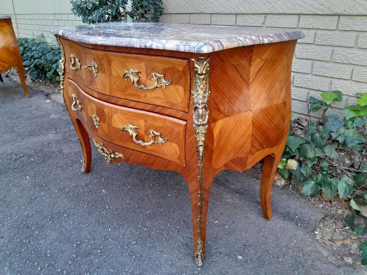 A 20TH Century French Louis XVI Style Walnut Chest Of Drawers / Commode / Bedside Table With Marb...