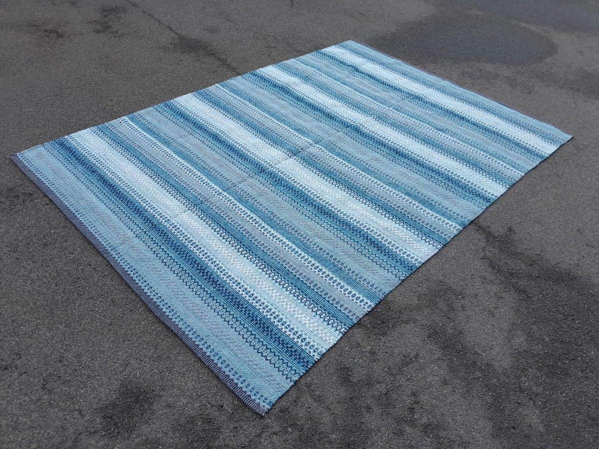 A  Striped Woven Cotton Dhurrie / Kelim Carpet / Rug With Blues And White Colours