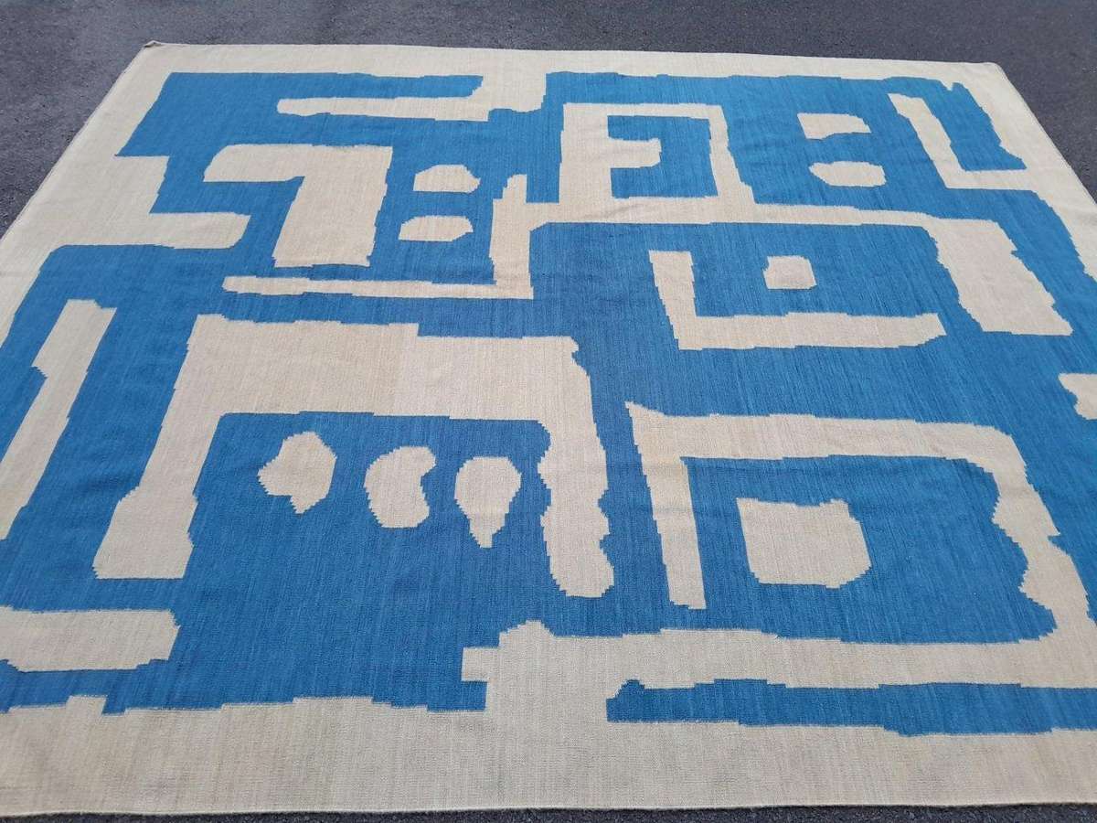 A Woven Cotton Dhurrie / Kelim Carbet / Rug In A Blue And Beige Abstract Design Nd
