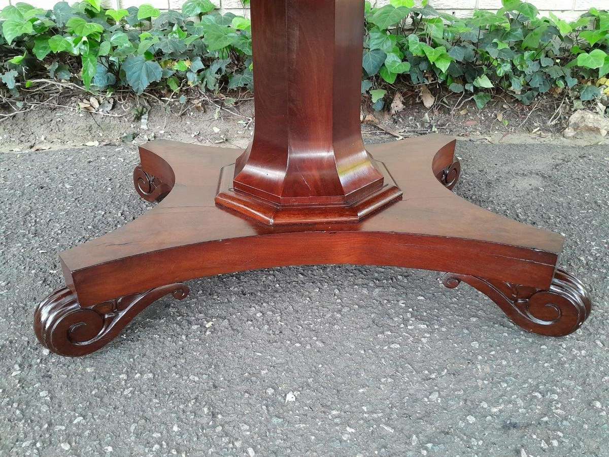 An Antique Victorian Mahogany Tilt-Top Table