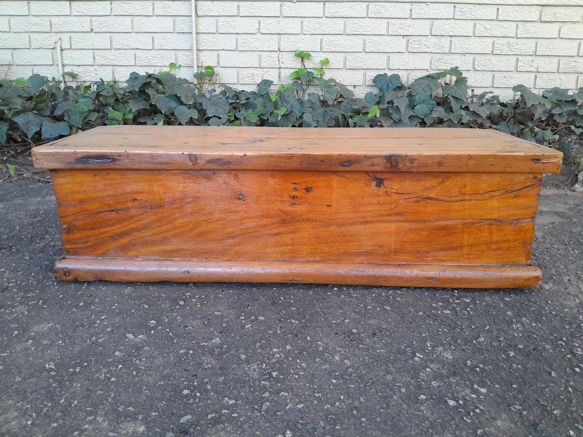 An Antique Early 1900s Circa 1920 Oregon Large Chest / Kist