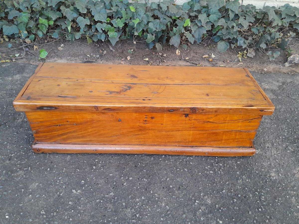 An Antique Early 1900s Circa 1920 Oregon Large Chest / Kist