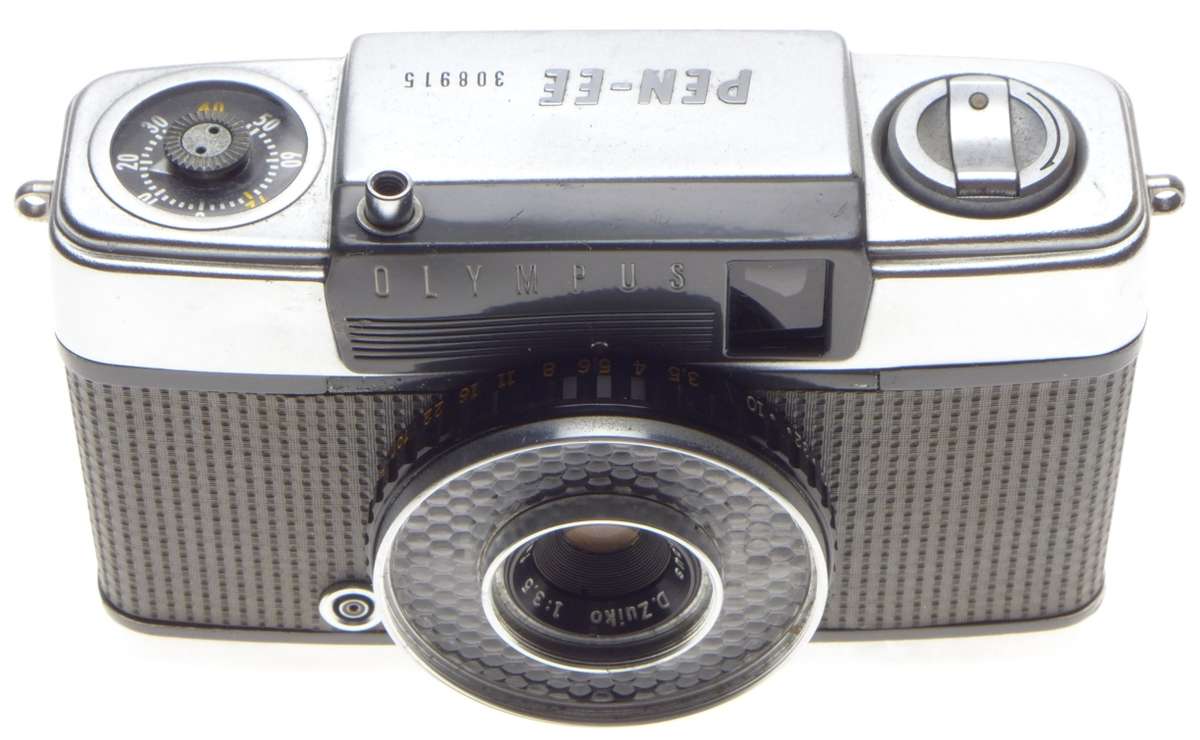 OLYMPUS PEN-EE 35mm analogue vintage 35mm half frame film camera display piece only prop