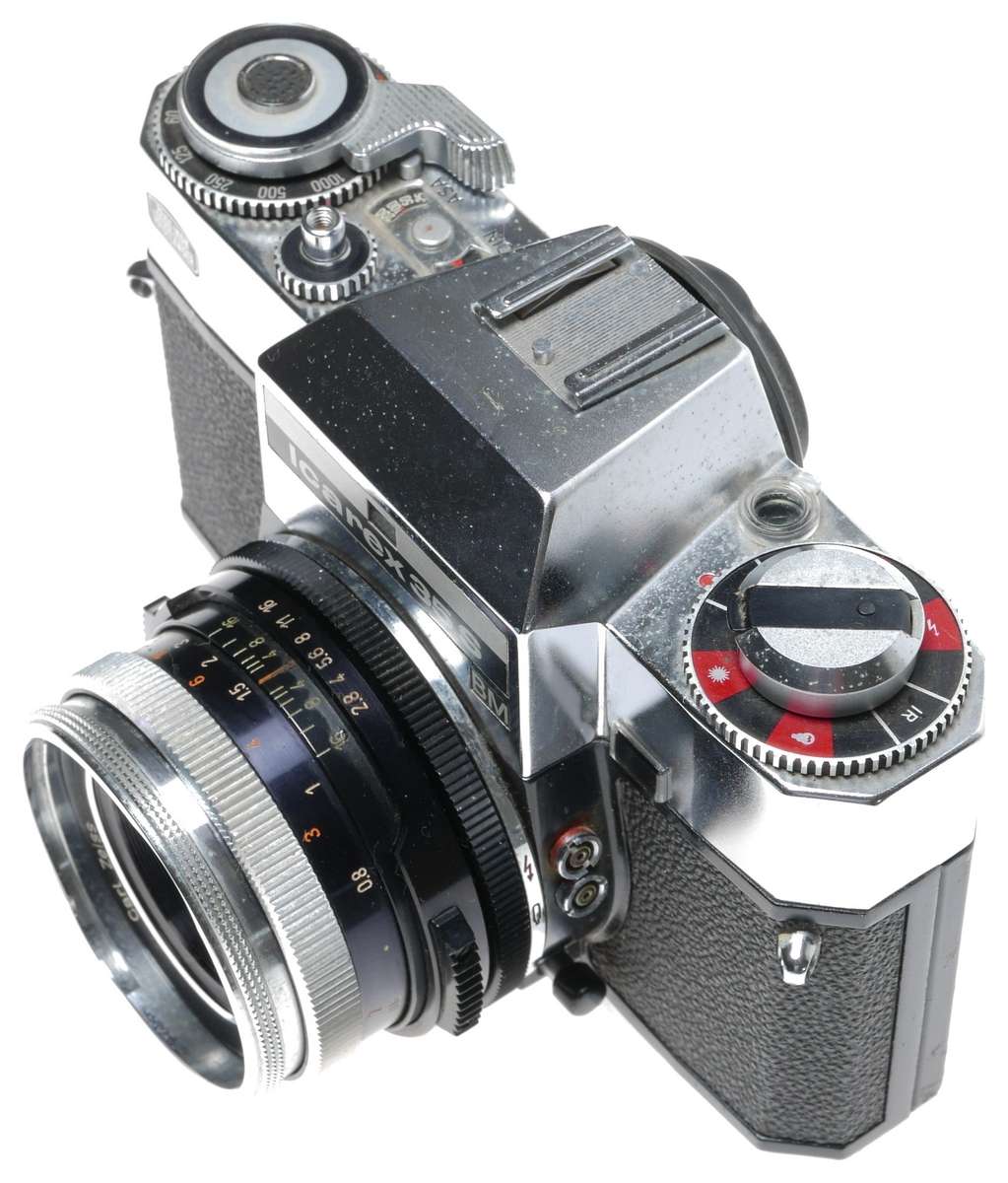 Icarex 35 S Zeiss camera BM Tessar 2.8/50 Voigtlander