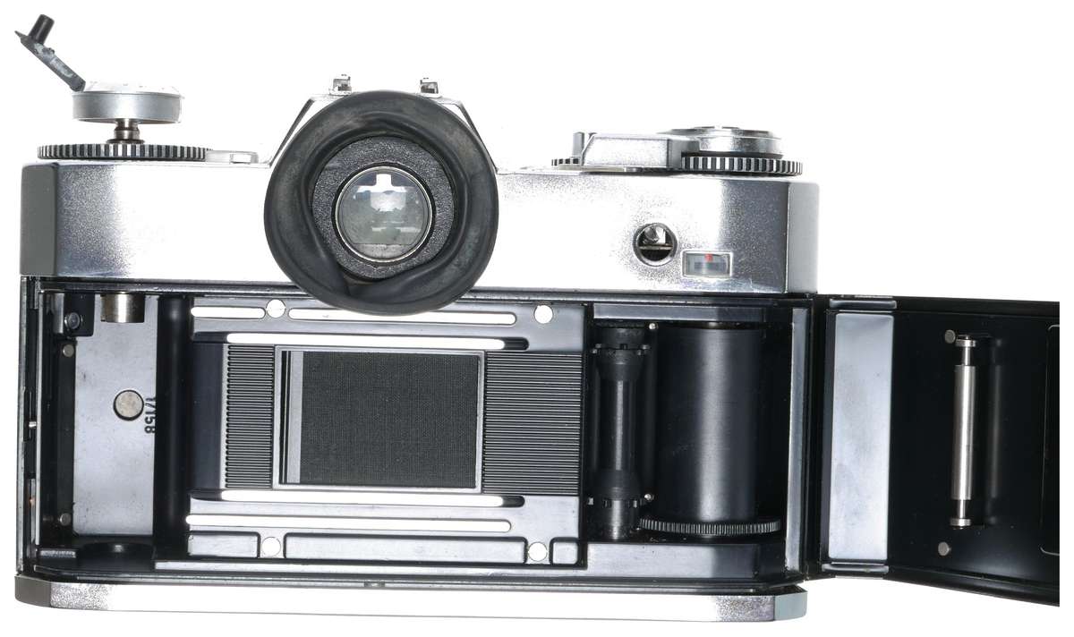 Icarex 35 S Zeiss camera BM Tessar 2.8/50 Voigtlander