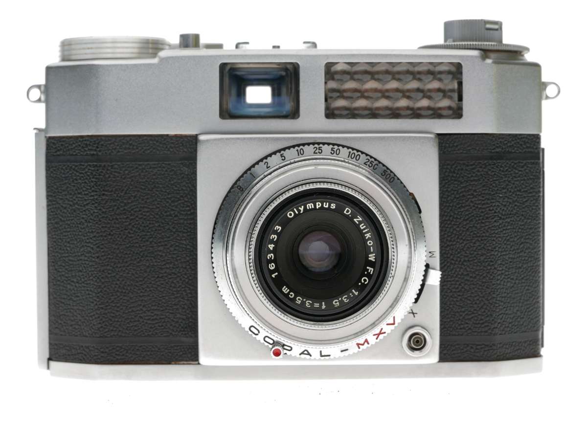Olympus Wide-E Film 35mm Viewfinder Camera D.Zuiko-W F.C. 1:3.5 f-3.5cm