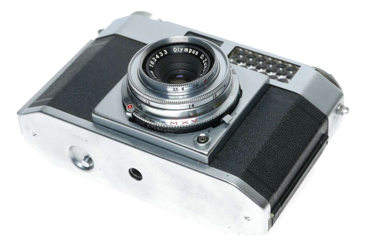 Olympus Wide-E Film 35mm Viewfinder Camera D.Zuiko-W F.C. 1:3.5 f-3.5cm