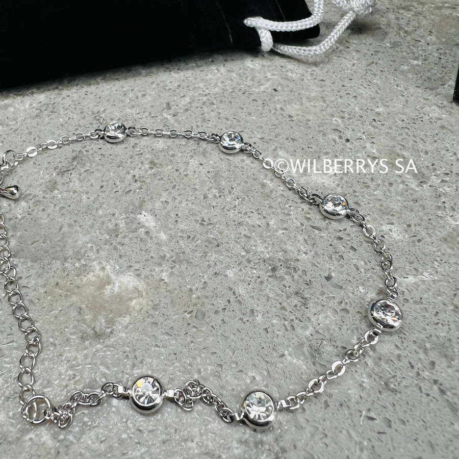 Retail: R2350.00 LONDON JEWELLERS Dew Drop Bracelet, Embellished with Crystals from Swarovski®