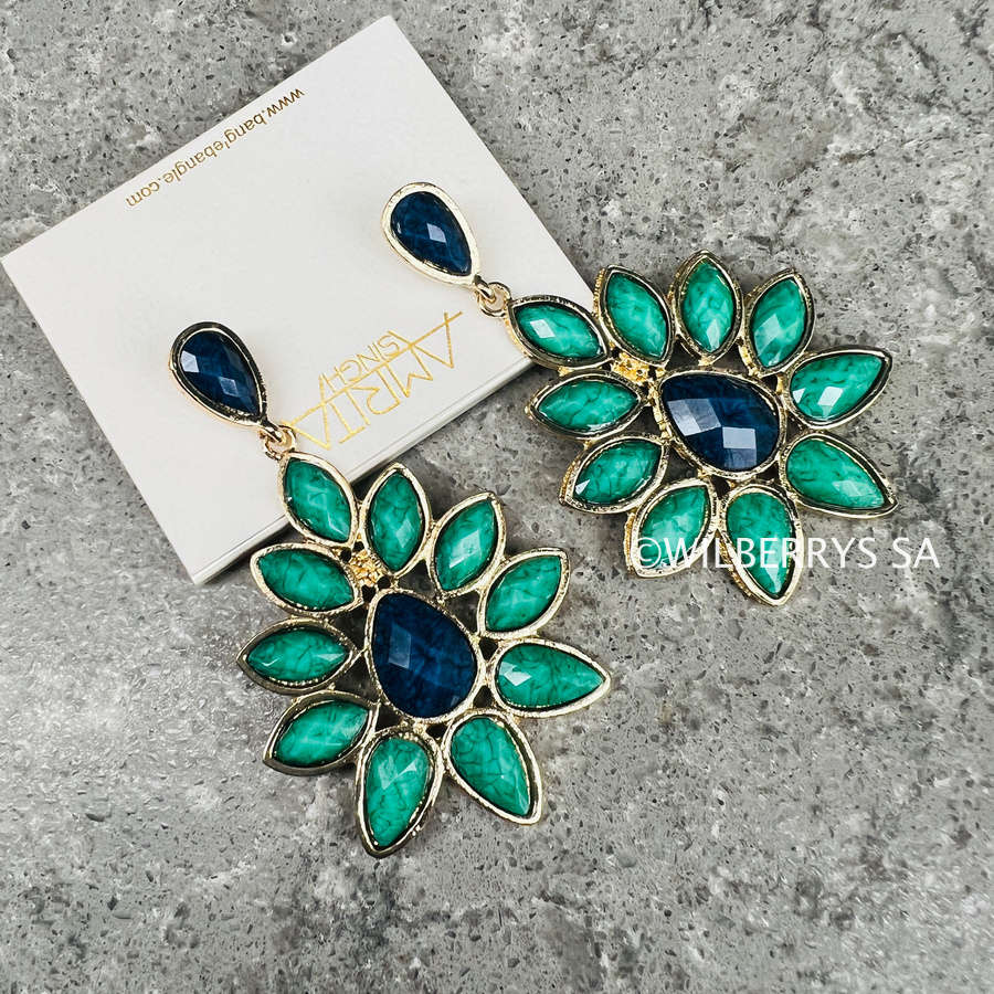 Must see! Retail: R1250.00 AMRITA NEW YORK Nello Austrian Crystal Earring Evergreen