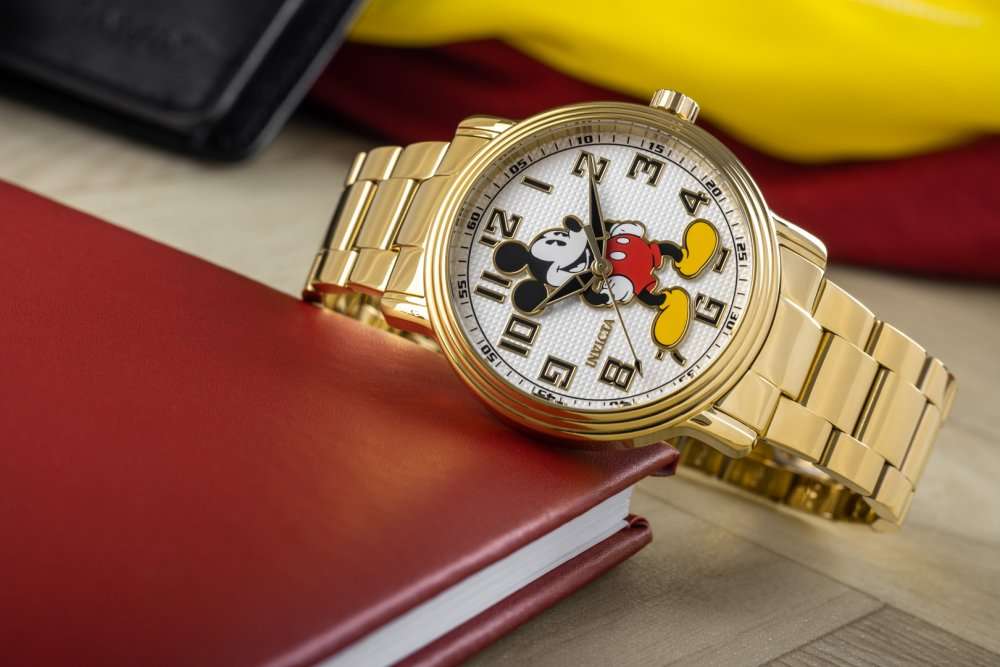 Retail: R6,999.00 INVICTA Women`s Disney Limited Edition Mickey Mouse Watch BRAND NEW