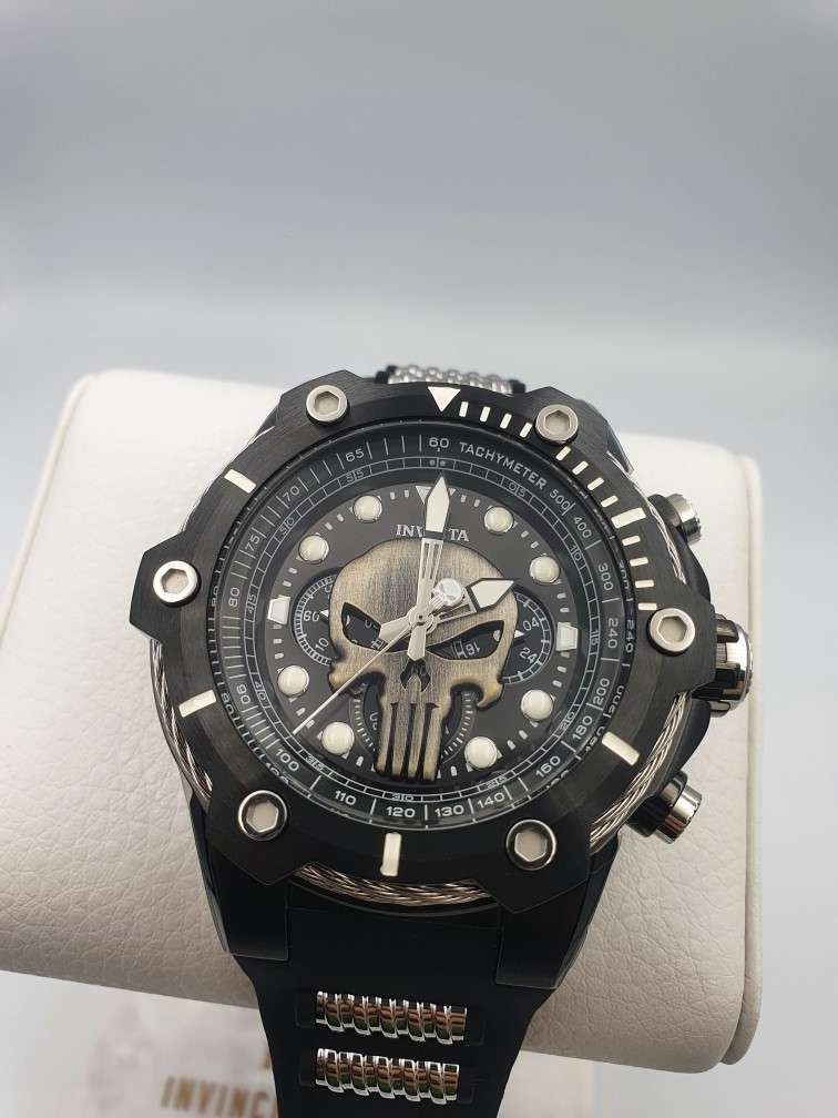must SEE!! Retail: R8,999.00 INVICTA Mens MARVEL Punisher Black Limited Edition Chrono Watch