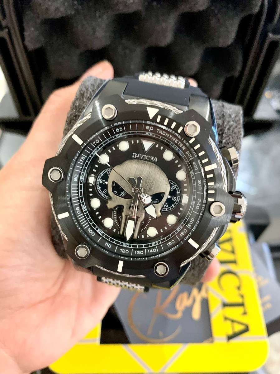 must SEE!! Retail: R8,999.00 INVICTA Mens MARVEL Punisher Black Limited Edition Chrono Watch