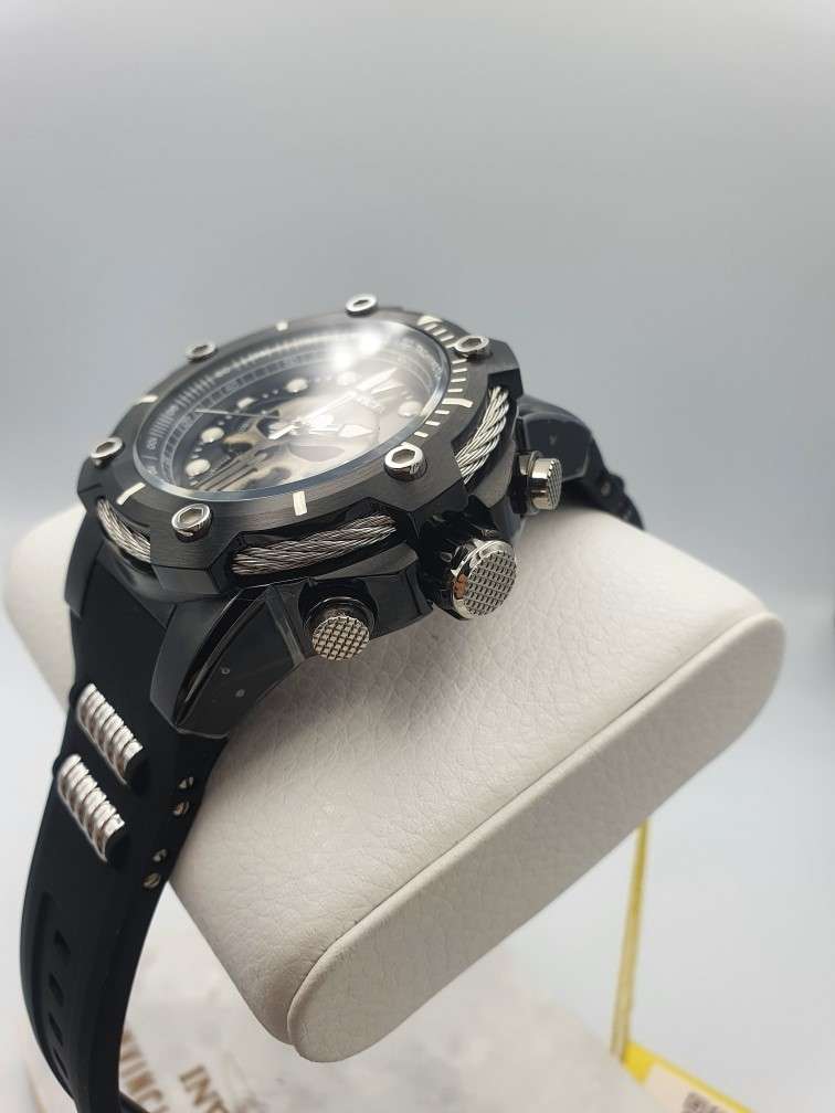must SEE!! Retail: R8,999.00 INVICTA Mens MARVEL Punisher Black Limited Edition Chrono Watch