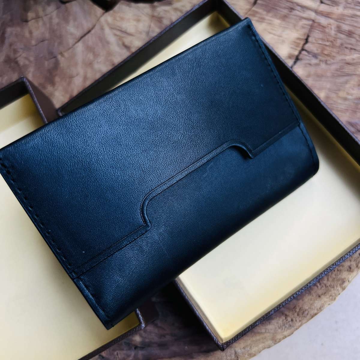 Retail: $129 / R2,199.00 TOM & FRED® Men`s AGED BLACK Manchester Vertical Bi-fold Wallet