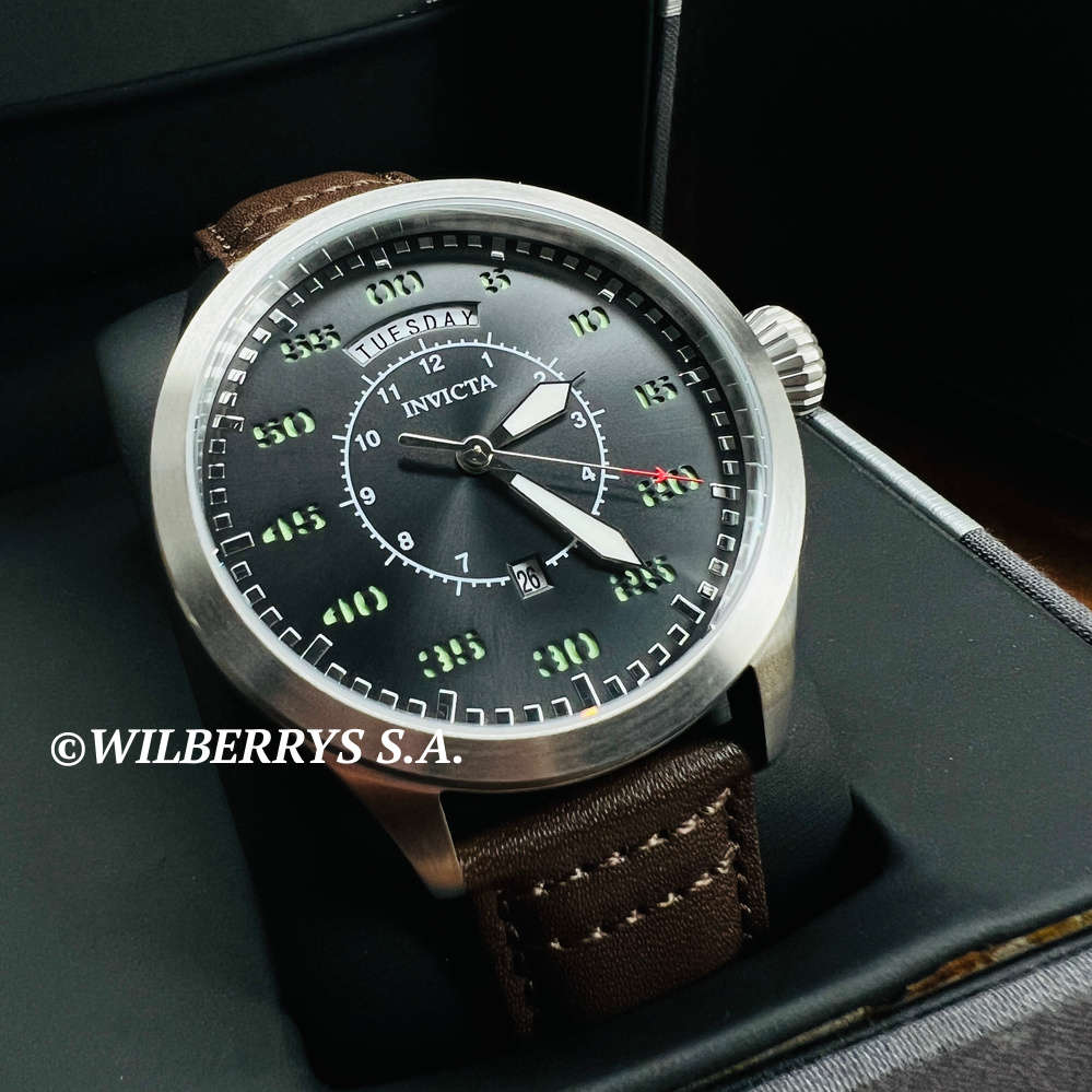 vintage flyboy!! Retail: R6,999.00 INVICTA Men`s Aviator Classic Date Vintage Pilot Leather Watch
