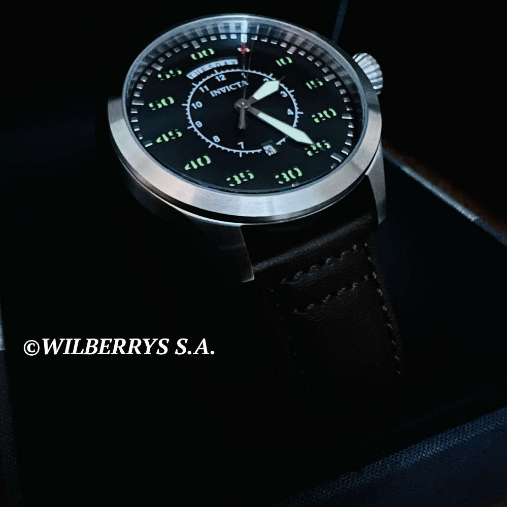 vintage flyboy!! Retail: R6,999.00 INVICTA Men`s Aviator Classic Date Vintage Pilot Leather Watch