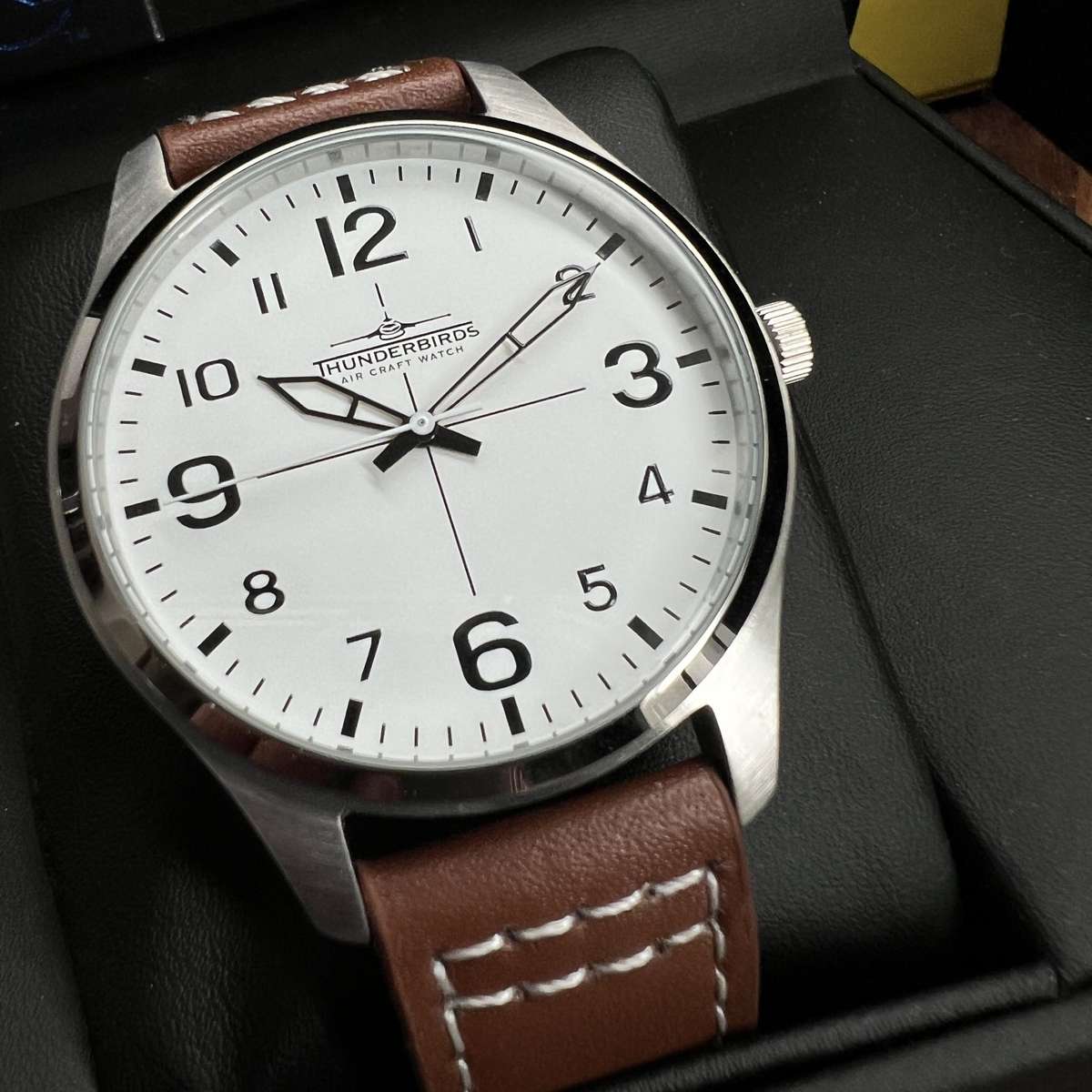 rrp R4,000.00 THUNDERBIRDS Men`s Meister Easy Read Dark Brown 40mm Easy Read Genuine Leather Watch