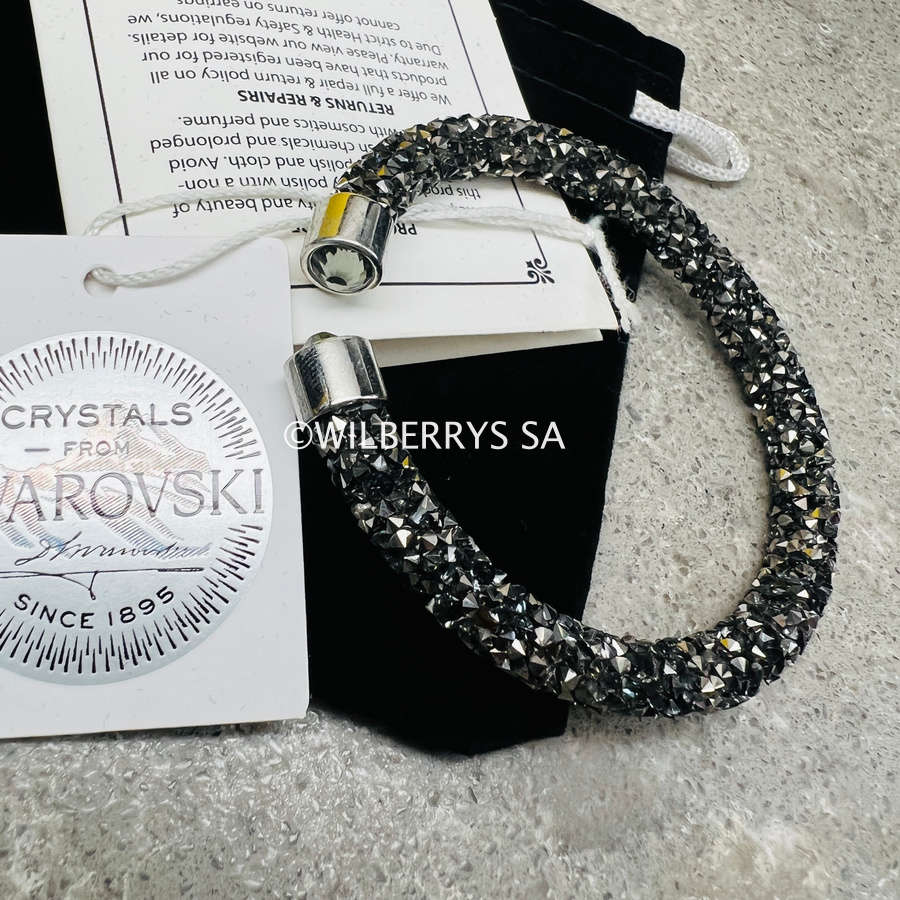 LOOK!! Retail: R1750.00 LONDON JEWELLERS Brilliance CRYSTALS FROM SWAROVSKI Sugar bracelet