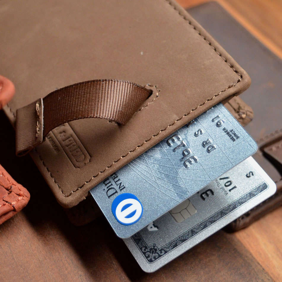 Retail: $129 / R2,199.00 TOM & FRED London® Tommy DARK BROWN Genuine Leather Quick Access Wallet