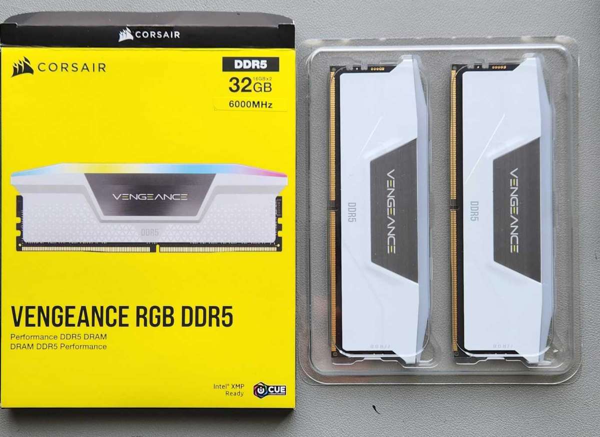 Memory (RAM) - Corsair Vengeance RGB 32GB was sold for 2,100.00 on