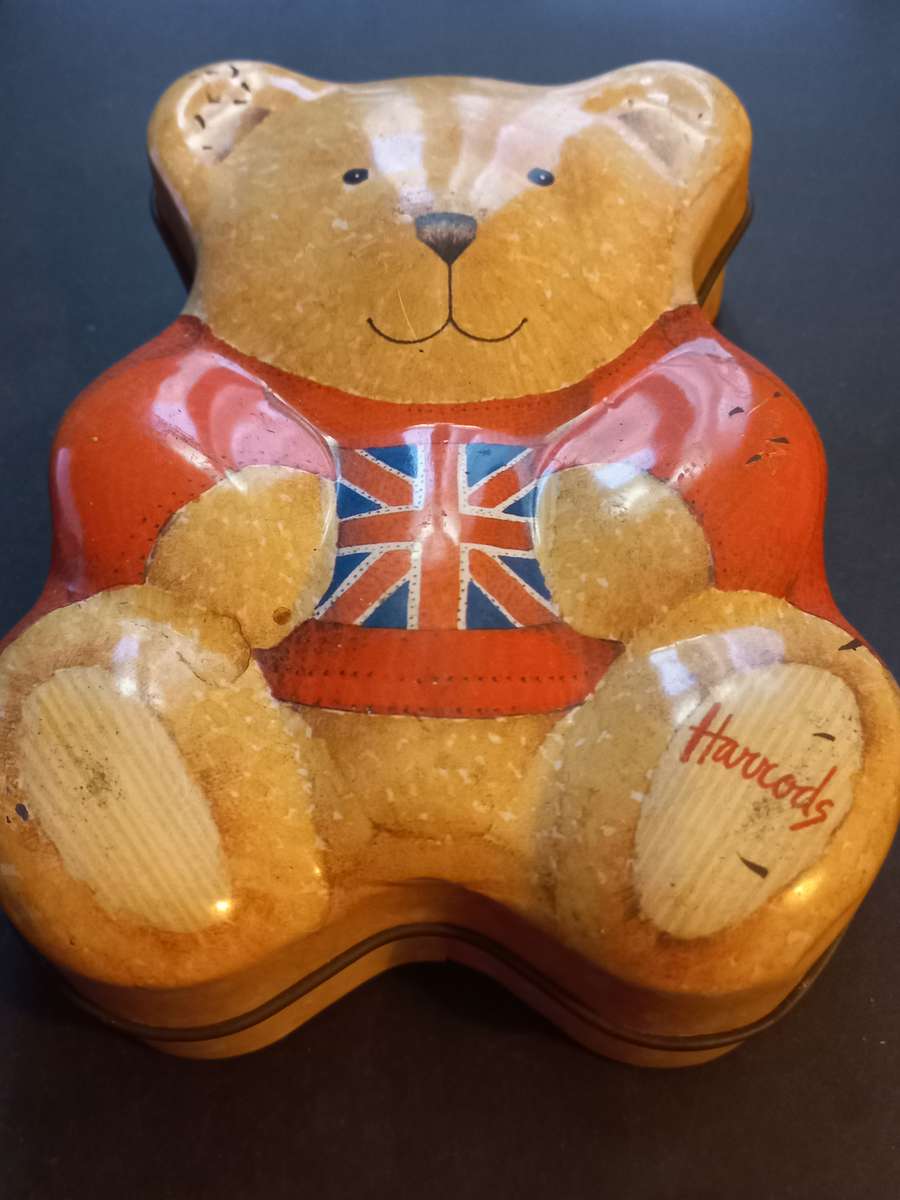 190 Mixed UK Coins in Vintage British Sweets Tin