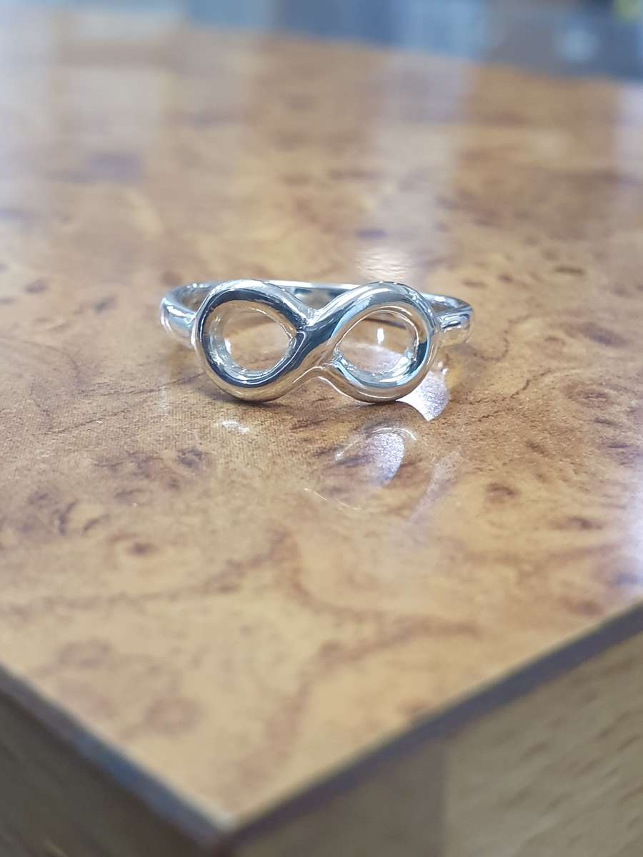 Eternity sign ring