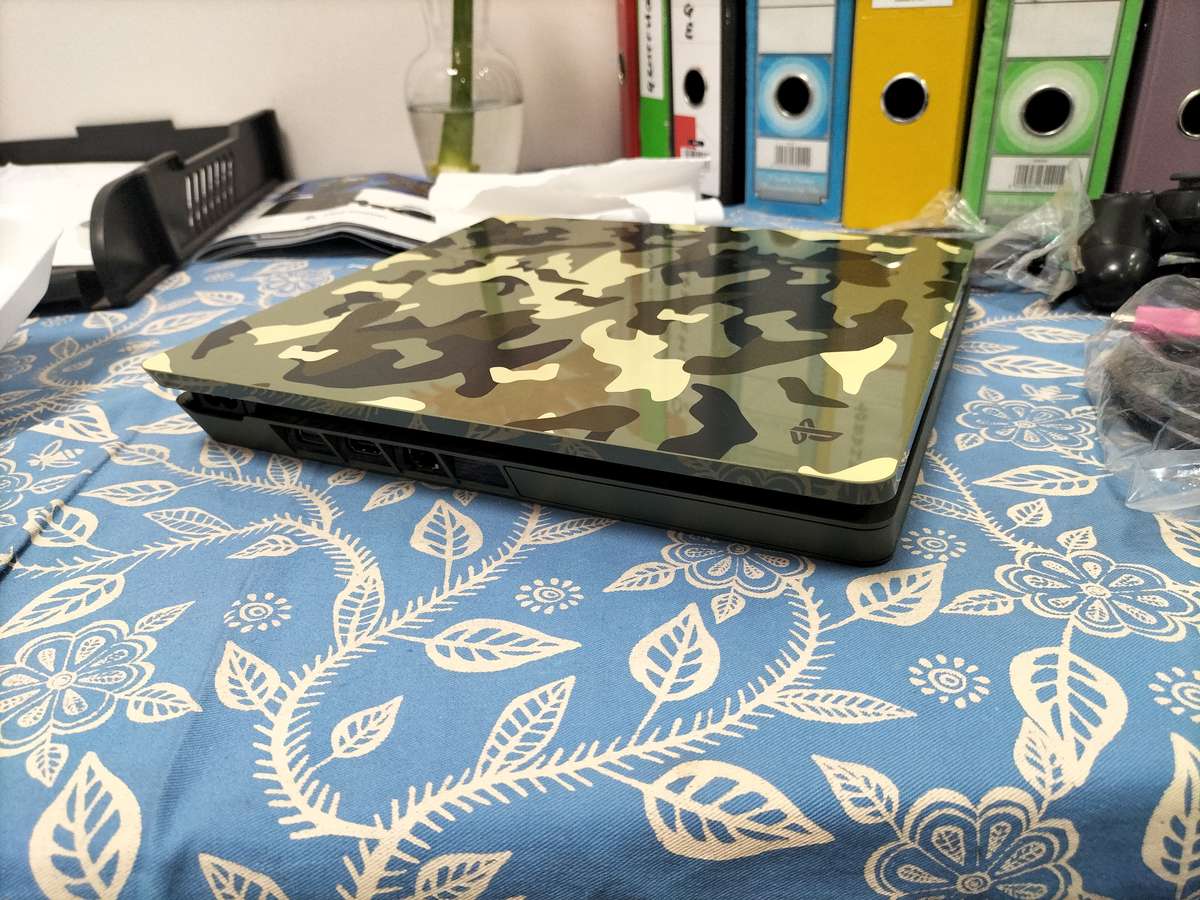 Sony Playstation 4 Slim