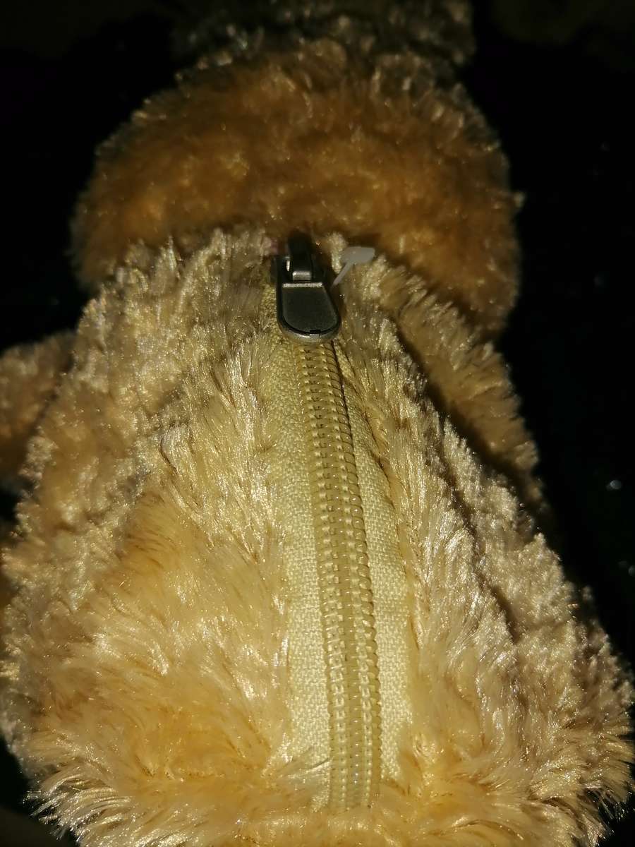 Easter bunny with zip to place sweets in