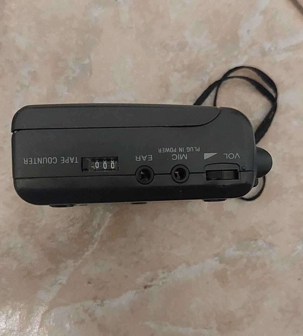 Sony TCM359V Portable Variable Speed Cassette Recorder Working