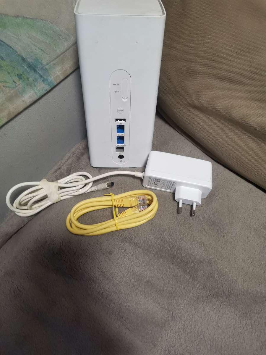 Huawei B618s-65d LTE wifi router