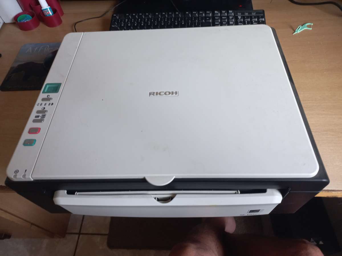 Ricoh SP 100su e (need tonner)