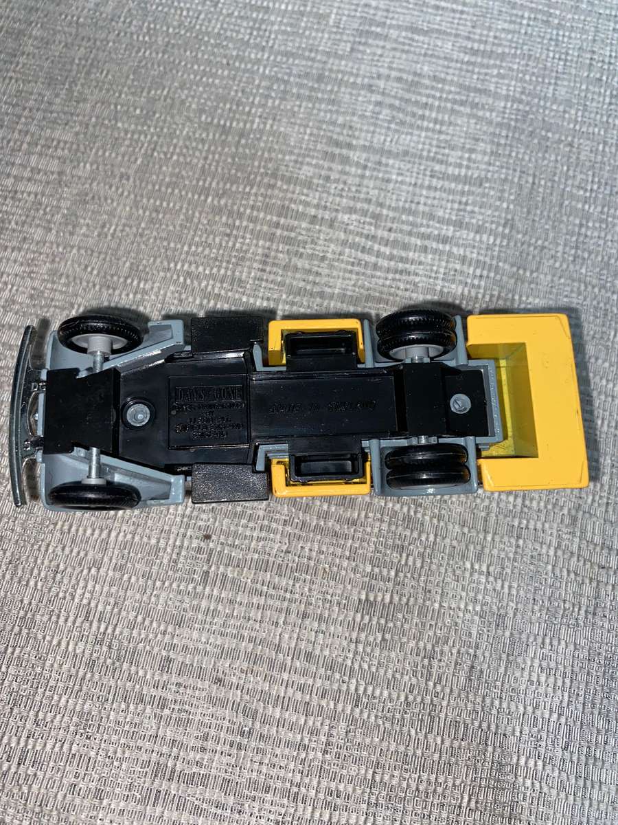 US Navy Air Station Truck