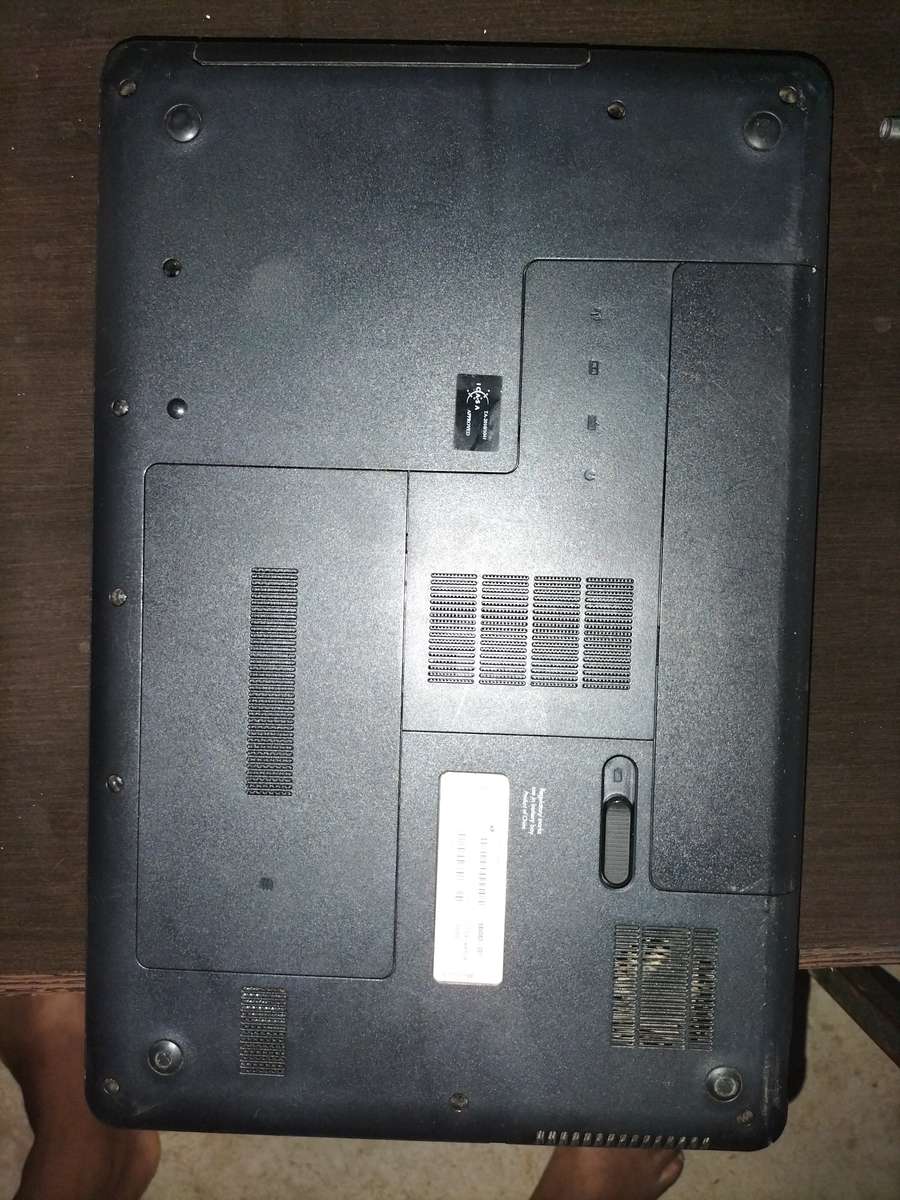 compaq presario cq57,needs needs new battery,works on charger