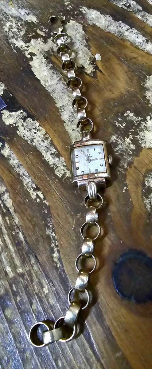 SOLID 9 CARAT  Beutiful Ladies Omega Perfect working Gold Alone 17.7 grams