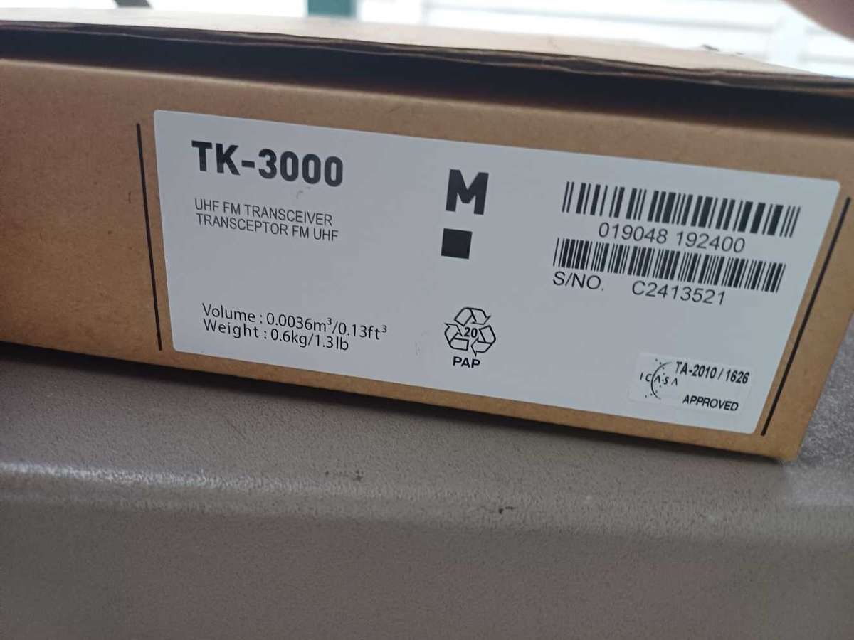 Kenwood TK3000 UHF two way radio