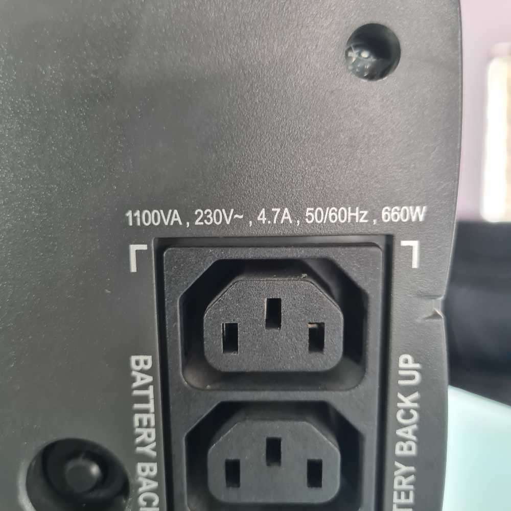 APC Back-UPS 1100VA, 230V,