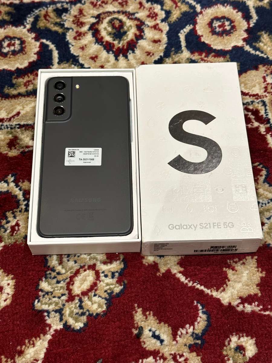 Samsung Galaxy S21FE new Dual Sim (open box )