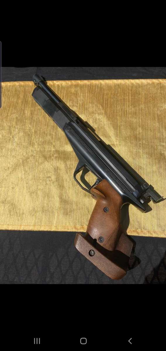 Feinwerkbau Model 80 Olympic air pistol Immaculate condition with case!!!