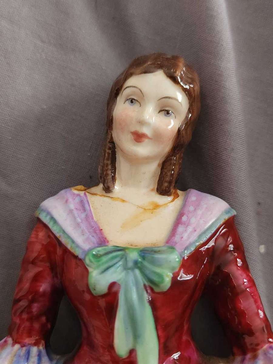 Rare and highly collectable porcelain figurines - please read