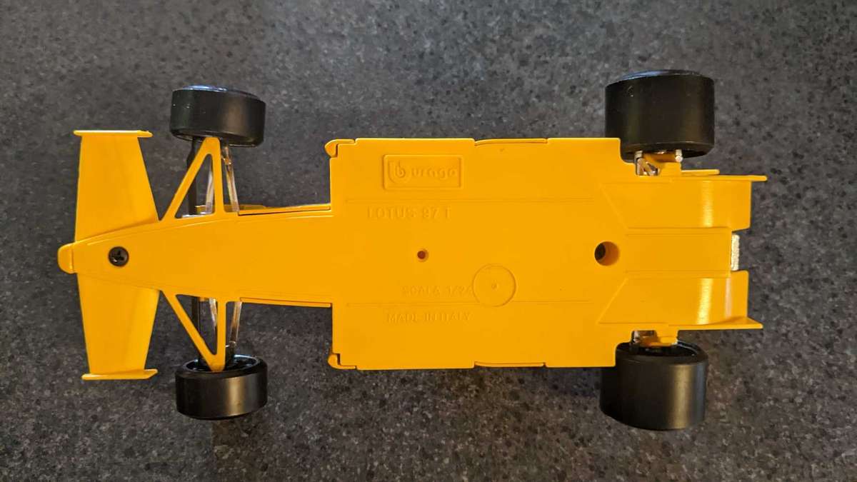 Burago Lotus 97 T Senna