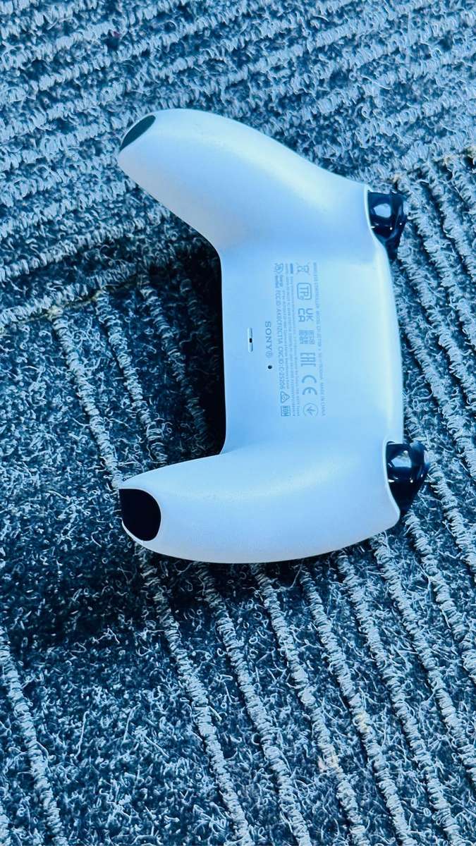 PlayStation 5 (PS5) DualSense Wireless Controller - Glacier White