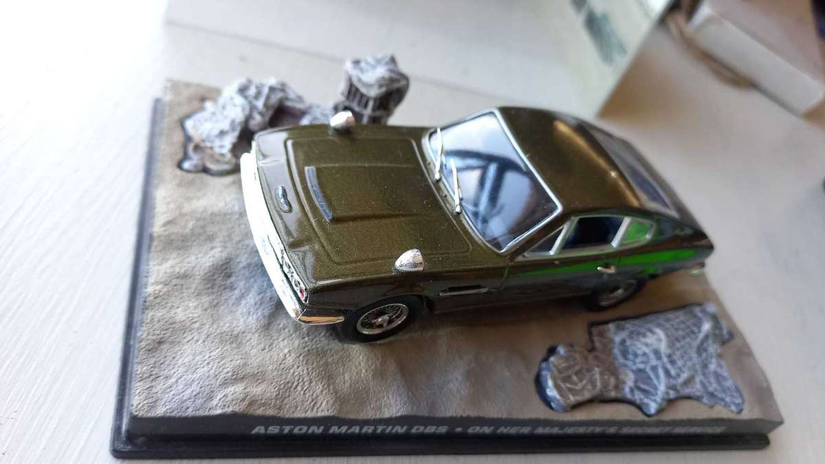 007 Aston Martin DBS - On Her Majesty`s Secret Service