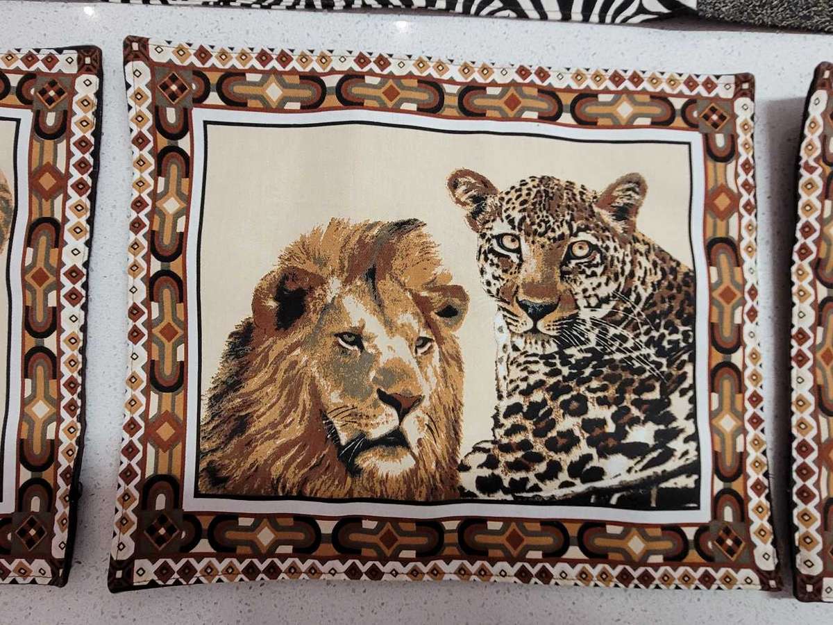 Placemats and Table runner Big 5 Animal print