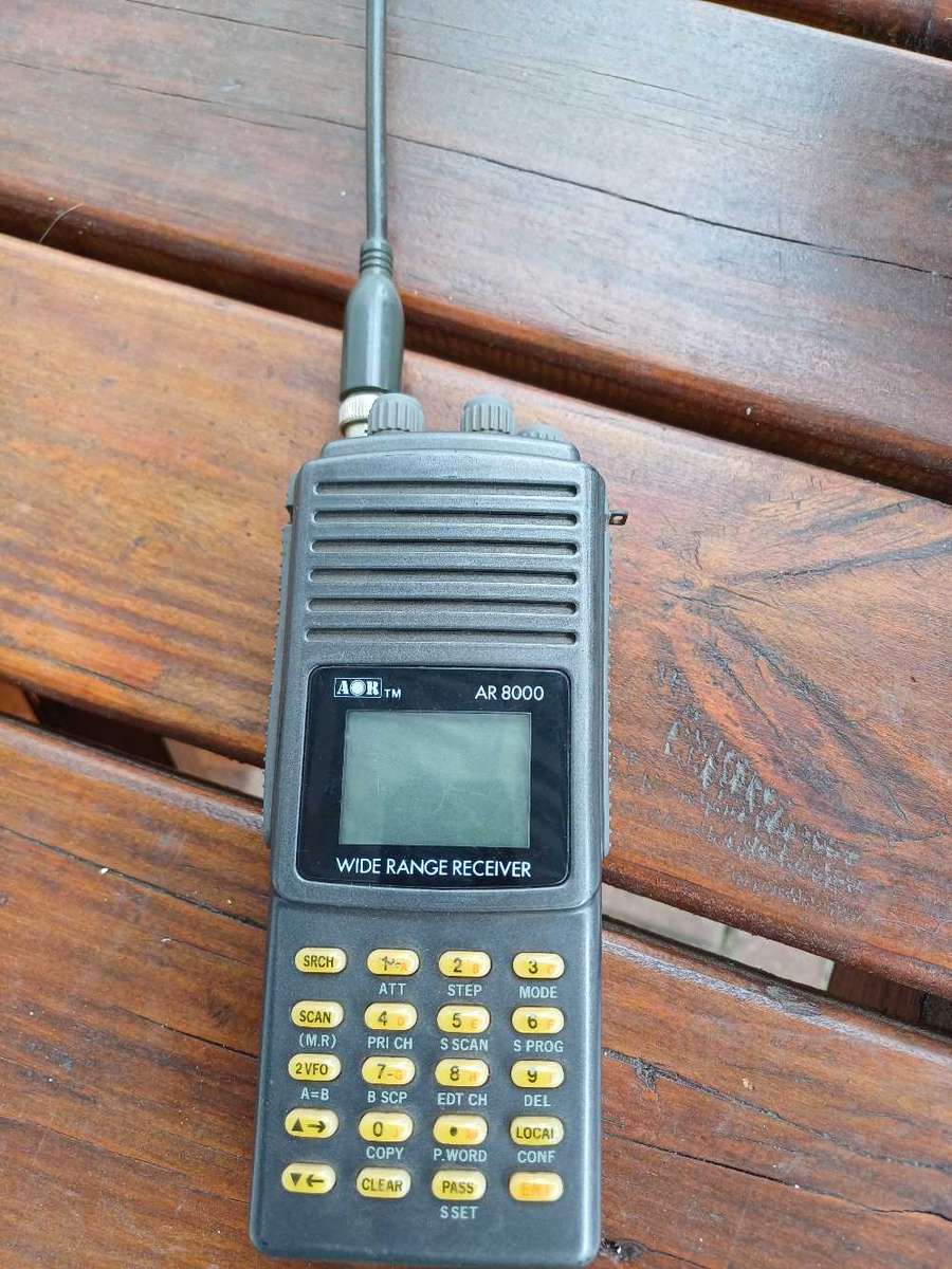 AOR AR8000 wide range radio receiver