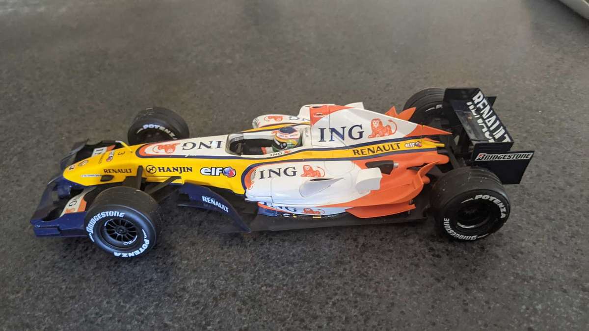 Hot wheels Renault R27 2007 Fisichella F1 car