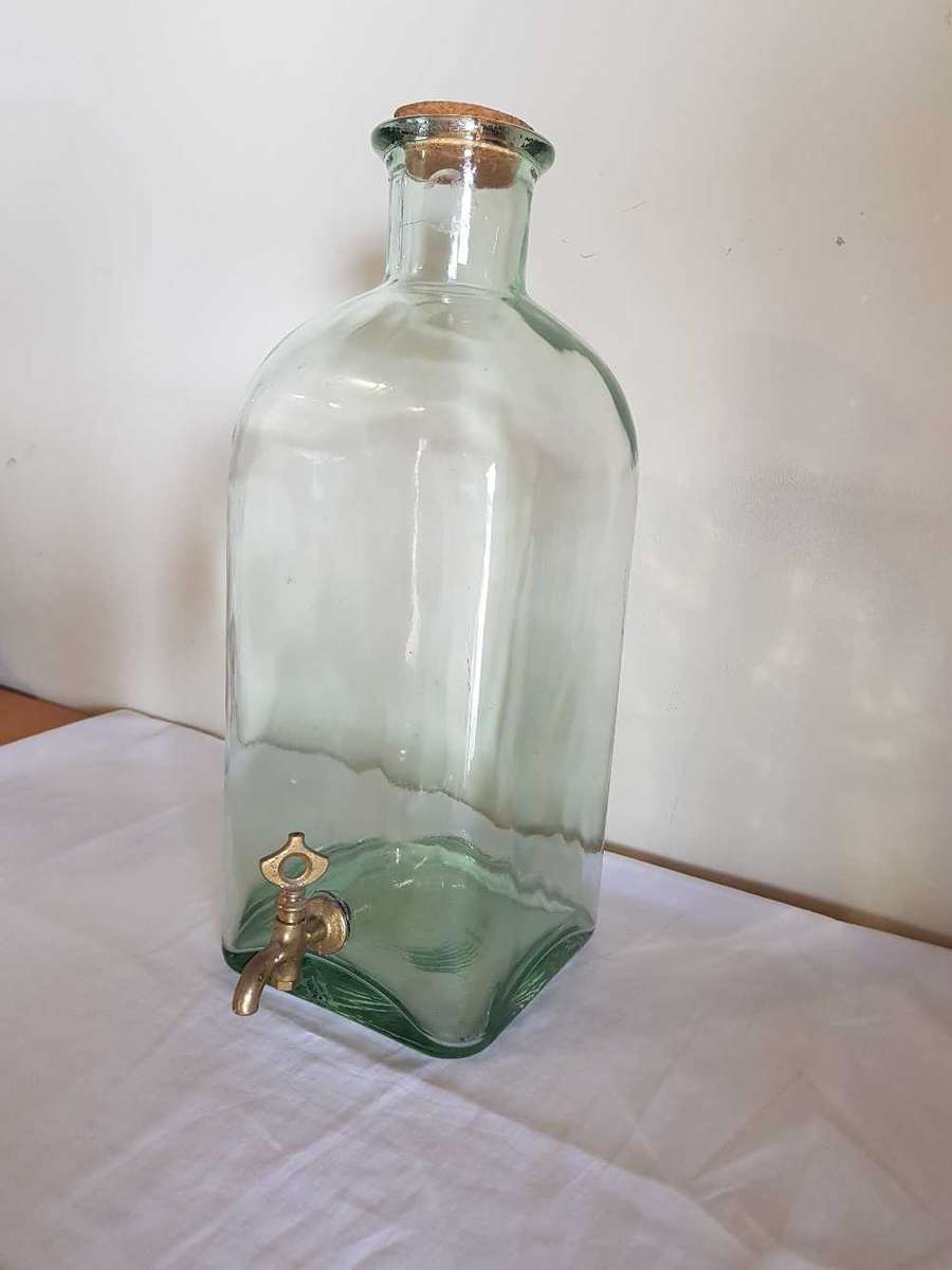 La Mediterranea glass decanter with tap made in Spain