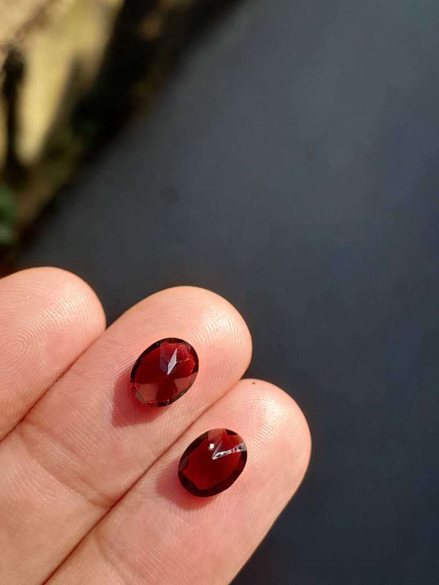 Natural 3.2 Ct Pair Of  Red Garnets