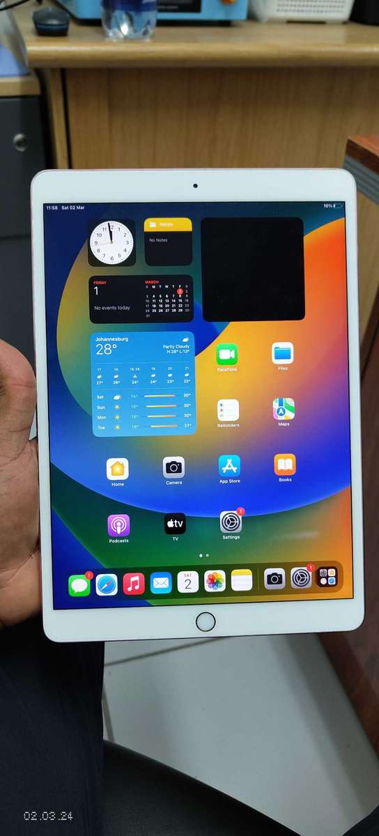 iPad Pro 10.5" Wi-Fi ONLY 2017 Rose Gold (Pre Owned)