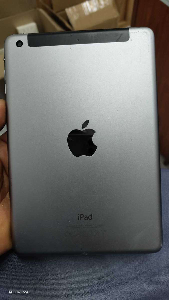 iPad mini 3 16GB cellular+wifi Space Grey (Broken Touch) (Pre-owned)