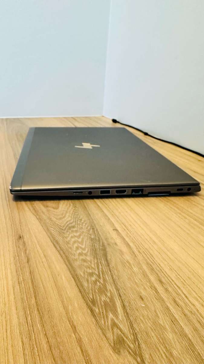 HP ZBook G6 15.6-inch FHD Mobile Workstation - Intel Core i7-8565U 1TB NVME  24GB RAM AMD Radeon Pro